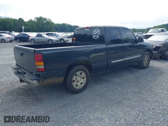 2005 GMC Sierra 1500 SLE с VIN 1GTEC19V25Z145982, выставлен на аукционе IAAI как лот 42734496 с пробегом 169 456 миль миль и . История ставок и продаж доступна на DreamBid. Изображение 4.