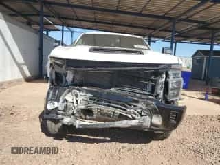 2024 Chevrolet Silverado 2500HD Custom z VIN 2GC4YME72R1150085, wystawiony jako Copart lot #84703315 z przebiegiem 40 127 mil mil oraz Szkoda całkowita • Salvage title. Historia ofert i sprzedaży dostępna na DreamBid. Obrazek 5.