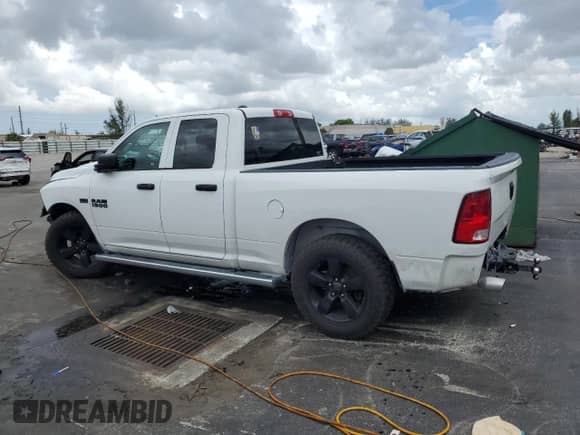 2018 Ram 1500 Tradesman z VIN 1C6RR6FT2JS100454, wystawiony jako Copart lot #64715365 z przebiegiem 145 068 mil mil oraz Szkoda całkowita • Salvage title. Historia ofert i sprzedaży dostępna na DreamBid. Obrazek 2.