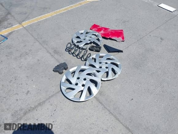 2015 Toyota Prius One z VIN JTDKDTB3XF1114578, wystawiony jako IAAI lot #42831122 z przebiegiem 52 053 mil mil oraz . Historia ofert i sprzedaży dostępna na DreamBid. Obrazek 12.