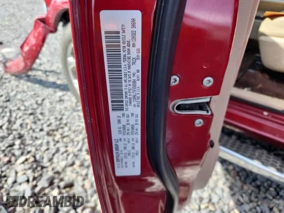 2015 Ram 1500 Laramie z VIN 1C6RR6JT5FS568984, wystawiony jako Copart lot #81774485 z przebiegiem Nie podano mil oraz Szkoda całkowita • Salvage title. Historia ofert i sprzedaży dostępna na DreamBid. Obrazek 12.