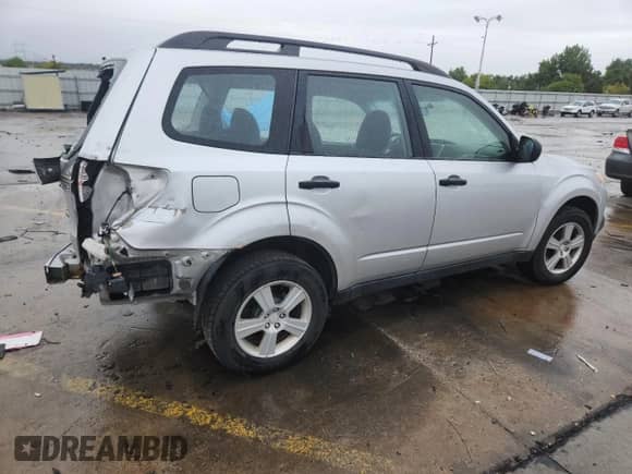 2011 Subaru Forester X z VIN JF2SHBBC9BG723345, wystawiony jako Copart lot #81730085 z przebiegiem 173 477 mil mil oraz Szkoda całkowita • Salvage title. Historia ofert i sprzedaży dostępna na DreamBid. Obrazek 3.