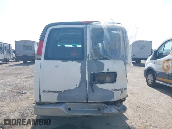 1999 Chevrolet Express с VIN 1GCGG25R8X1020689, выставлен на аукционе IAAI как лот 42700888 с пробегом 374 232 миль миль и . История ставок и продаж доступна на DreamBid. Изображение 16.