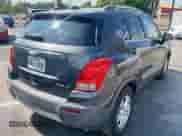 2016 Chevrolet Trax LT z VIN 3GNCJLSB7GL163565, wystawiony jako Copart lot #84920735 z przebiegiem 154 673 mil mil oraz Czysty tytuł • Clean title. Historia ofert i sprzedaży dostępna na DreamBid. Obrazek 4.