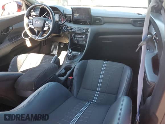 2022 Hyundai Veloster с VIN KMHT36AH1NU012620, выставлен на аукционе Copart как лот 65414835 с пробегом 28 878 миль миль и Списание • Salvage title. История ставок и продаж доступна на DreamBid. Изображение 8.