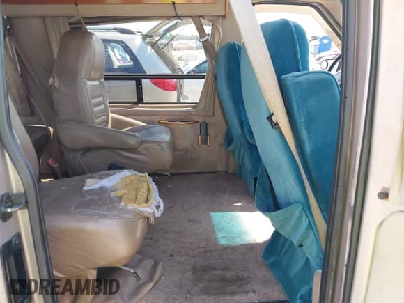 1995 Ford Econoline Cargo z VIN 1FDEE14N2SHB10390, wystawiony jako IAAI lot #42785151 z przebiegiem 177 852 mil mil oraz . Historia ofert i sprzedaży dostępna na DreamBid. Obrazek 8.