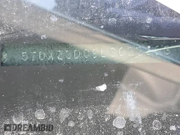 2020 Toyota Sienna SE z VIN 5TDXZ3DC9LS022803, wystawiony jako Copart lot #70373715 z przebiegiem 62 713 mil mil oraz Szkoda całkowita • Salvage title. Historia ofert i sprzedaży dostępna na DreamBid. Obrazek 13.