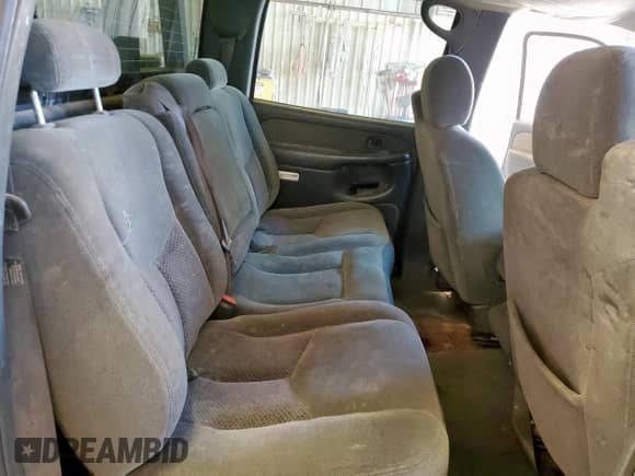 2003 Chevrolet Silverado 2500HD LS z VIN 1GCHC23U23F257859, wystawiony jako Copart lot #66753995 z przebiegiem 241 022 mil mil oraz Szkoda całkowita • Salvage title. Historia ofert i sprzedaży dostępna na DreamBid. Obrazek 10.