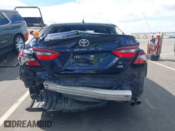 2021 Toyota Camry SE Nightshade z VIN 4T1G11AKXMU519763, wystawiony jako IAAI lot #43319480 z przebiegiem 97 862 mil mil oraz . Historia ofert i sprzedaży dostępna na DreamBid. Obrazek 17.