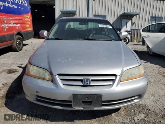 2002 Honda Accord EX with VIN 1HGCG56652A067838, listed as a Copart auction lot 81200355 with 324,433 mi miles and Salvage title. Bid and sale history available at DreamBid. Image 5.