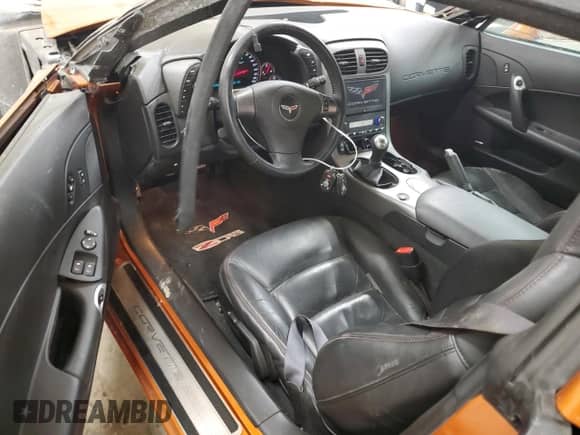 2007 Chevrolet Corvette Z06 с VIN 1G1YY26E275127106, выставлен на аукционе Copart как лот 42540335 с пробегом 25 824 миль миль и Списание • Salvage title. История ставок и продаж доступна на DreamBid. Изображение 8.