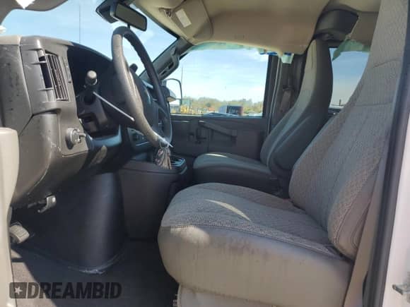 2024 Chevrolet Express Passenger LT с VIN 1GAZGPFP5R1236210, выставлен на аукционе Copart как лот 43090075 с пробегом Не указан миль и Чистый • Clean title. История ставок и продаж доступна на DreamBid. Изображение 7.