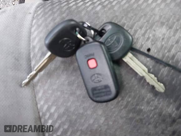 2004 Toyota Highlander Limited с VIN JTEEP21A040026233, выставлен на аукционе IAAI как лот 43319744 с пробегом 286 550 миль миль и . История ставок и продаж доступна на DreamBid. Изображение 11.