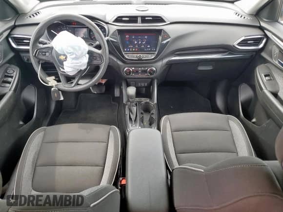 2021 Chevrolet TrailBlazer LT with VIN KL79MPS26MB161155, listed as a Copart auction lot 68667475 with 74,911 mi miles and Salvage title. Bid and sale history available at DreamBid. Image 8.