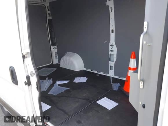 2023 Ram ProMaster Cargo с VIN 3C6LRVDGXPE577649, выставлен на аукционе IAAI как лот 41907890 с пробегом 18 929 миль миль и . История ставок и продаж доступна на DreamBid. Изображение 8.