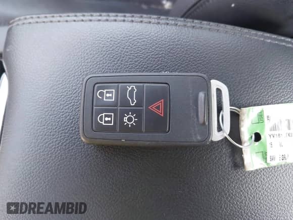 2015 Volvo S60 T5 Premier с VIN YV1612TK3F2363609, выставлен на аукционе IAAI как лот 42878515 с пробегом 85 058 миль миль и . История ставок и продаж доступна на DreamBid. Изображение 11.