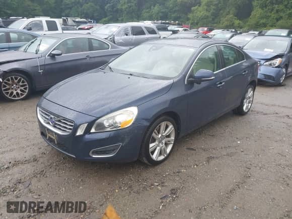 2012 Volvo S60 T6 с VIN YV1902FH5C2038827, выставлен на аукционе IAAI как лот 42860167 с пробегом 78 984 миль миль и . История ставок и продаж доступна на DreamBid. Изображение 17.