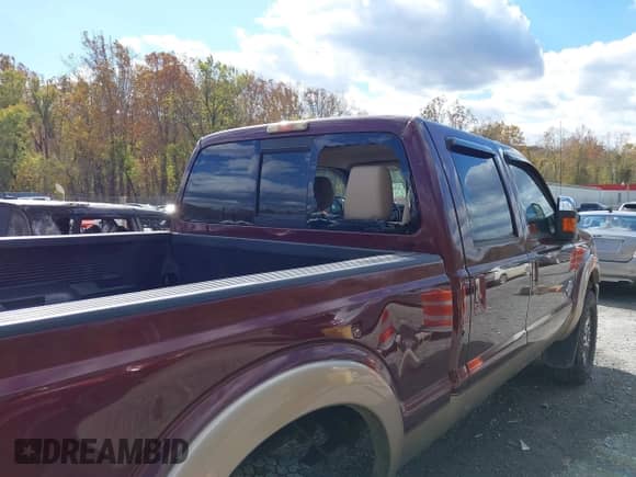 2011 Ford F-250 XL с VIN 1FT7W2BT9BEB12382, выставлен на аукционе IAAI как лот 43493444 с пробегом 188 963 миль миль и . История ставок и продаж доступна на DreamBid. Изображение 18.