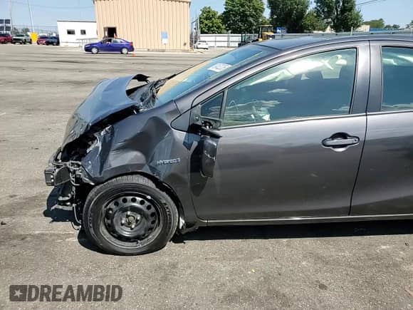 2016 Toyota Prius One z VIN JTDKDTB35G1130396, wystawiony jako Copart lot #80452205 z przebiegiem 115 141 mil mil oraz Szkoda całkowita • Salvage title. Historia ofert i sprzedaży dostępna na DreamBid. Obrazek 13.