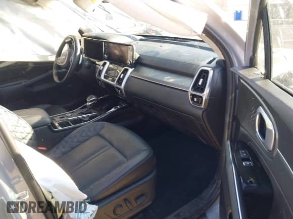 2022 Kia Sorento SX with VIN 5XYRK4LF1NG106743, listed as a IAAI auction lot 41770050 with 51,374 mi miles and . Bid and sale history available at DreamBid. Image 5.