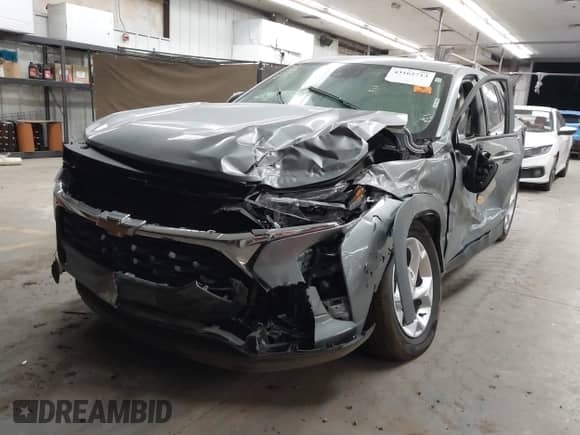 2025 Chevrolet Trax LS с VIN KL77LFEP5SC278941, выставлен на аукционе IAAI как лот 43162713 с пробегом Не указан миль и . История ставок и продаж доступна на DreamBid. Изображение 2.