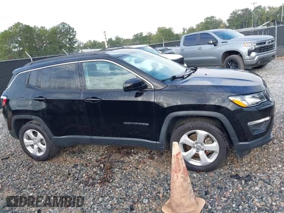 2021 Jeep Compass Altitude z VIN 3C4NJCBB4MT549163, wystawiony jako IAAI lot #43413313 z przebiegiem 93 632 mil mil oraz . Historia ofert i sprzedaży dostępna na DreamBid. Obrazek 13.