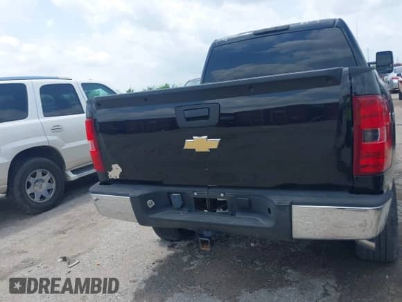 2011 Chevrolet Silverado 1500 LS z VIN 3GCPKREA3BG310821, wystawiony jako IAAI lot #42115265 z przebiegiem 72 891 mil mil oraz . Historia ofert i sprzedaży dostępna na DreamBid. Obrazek 16.