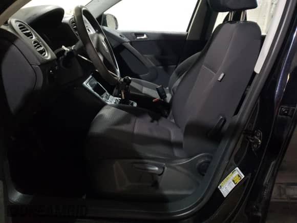 2010 Volkswagen Tiguan S с VIN WVGCV7AX2AW504241, выставлен на аукционе Copart как лот 44610505 с пробегом 234 251 миль миль и Чистый • Clean title. История ставок и продаж доступна на DreamBid. Изображение 7.