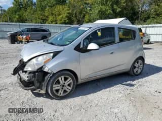 2015 Chevrolet Spark LS с VIN KL8CB6S94FC794443, выставлен на аукционе Copart как лот 70872435 с пробегом 143 813 миль миль и Списание • Salvage title. История ставок и продаж доступна на DreamBid. Изображение 1.