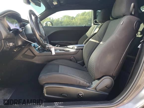 2019 Dodge Challenger SXT with VIN 2C3CDZAG6KH751320, listed as a Copart auction lot 68336875 with 75,045 mi miles and Salvage title. Bid and sale history available at DreamBid. Image 7.