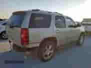 2013 Chevrolet Tahoe LT с VIN 1GNSCBE06DR201821, выставлен на аукционе Copart как лот 81959115 с пробегом 221 243 миль миль и Списание • Salvage title. История ставок и продаж доступна на DreamBid. Изображение 3.