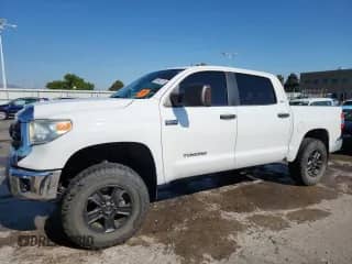 2014 Toyota Tundra SR5 z VIN 5TFDW5F16EX367447, wystawiony jako Copart lot #69684575 z przebiegiem 143 440 mil mil oraz Szkoda całkowita • Salvage title. Historia ofert i sprzedaży dostępna na DreamBid. Obrazek 1.