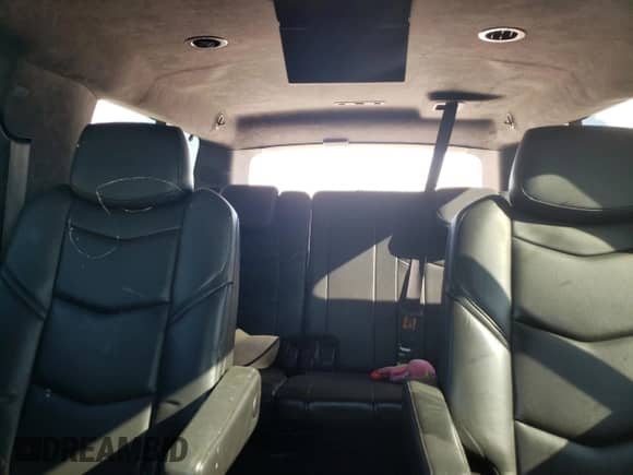 2020 Cadillac Escalade ESV Platinum с VIN 1GYS3KKJ2LR190590, выставлен на аукционе Copart как лот 82878674 с пробегом 93 920 миль миль и Списание • Salvage title. История ставок и продаж доступна на DreamBid. Изображение 10.