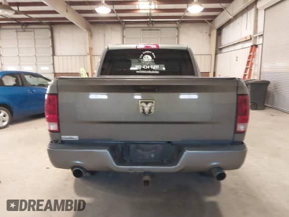 2013 Ram 1500 Tradesman z VIN 1C6RR6KT0DS592511, wystawiony jako IAAI lot #41280659 z przebiegiem 254 362 mil mil oraz . Historia ofert i sprzedaży dostępna na DreamBid. Obrazek 15.