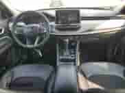 2023 Jeep Compass Latitude с VIN 3C4NJDBN3PT561907, выставлен на аукционе Copart как лот 67060064 с пробегом 33 838 миль миль и Чистый • Clean title. История ставок и продаж доступна на DreamBid. Изображение 8.