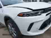 2024 Dodge Hornet R/T z VIN ZACPDFCW8R3A28634, wystawiony jako IAAI lot #41827608 z przebiegiem 19 029 mil mil oraz . Historia ofert i sprzedaży dostępna na DreamBid. Obrazek 19.