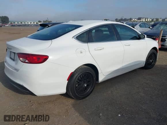2015 Chrysler 200 LX с VIN 1C3CCCFB4FN643837, выставлен на аукционе IAAI как лот 43138917 с пробегом 106 901 миль миль и . История ставок и продаж доступна на DreamBid. Изображение 4.
