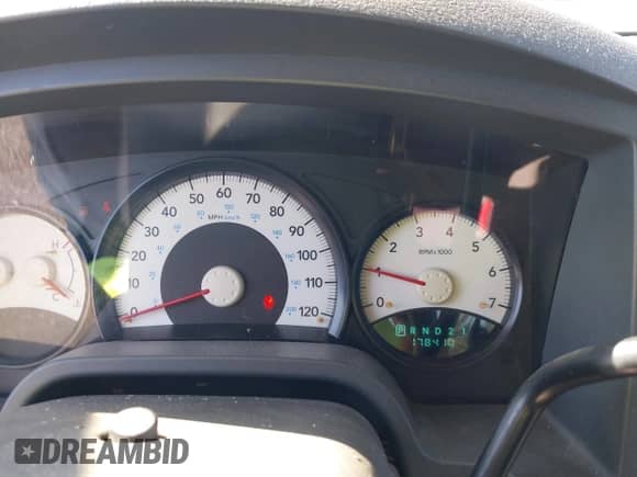 2006 Dodge Dakota ST with VIN 1D7HW28K36S565395, listed as a IAAI auction lot 43136301 with 178,410 mi miles and . Bid and sale history available at DreamBid. Image 7.