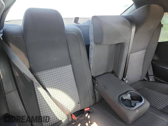 2020 Dodge Challenger GT с VIN 2C3CDZJG2LH152299, выставлен на аукционе Copart как лот 81669615 с пробегом 102 545 миль миль и Списание • Salvage title. История ставок и продаж доступна на DreamBid. Изображение 10.