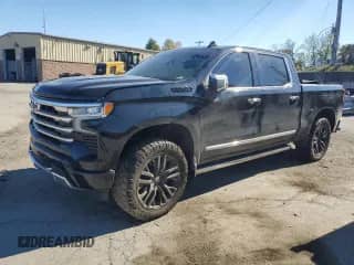 2023 Chevrolet Silverado 1500 High Country z VIN 1GCUDJEL7PZ242353, wystawiony jako Copart lot #84907215 z przebiegiem 47 393 mil mil oraz Szkoda całkowita • Salvage title. Historia ofert i sprzedaży dostępna na DreamBid. Obrazek 1.