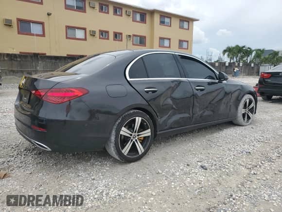 2023 Mercedes-Benz C 300 z VIN W1KAF4GB3PR070959, wystawiony jako Copart lot #71672225 z przebiegiem 28 686 mil mil oraz Szkoda całkowita • Salvage title. Historia ofert i sprzedaży dostępna na DreamBid. Obrazek 3.
