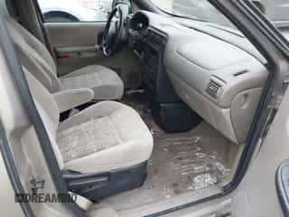 2001 Chevrolet Venture LS Y3G Mobility z VIN 1GNDX03E81D258661, wystawiony jako IAAI lot #42247081 z przebiegiem 305 488 mil mil oraz . Historia ofert i sprzedaży dostępna na DreamBid. Obrazek 5.