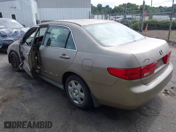 2005 Honda Accord LX с VIN 1HGCM56445A047883, выставлен на аукционе IAAI как лот 43195976 с пробегом 221 917 миль миль и . История ставок и продаж доступна на DreamBid. Изображение 3.