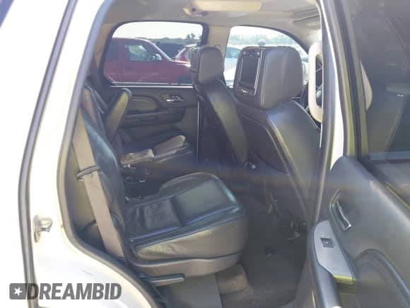 2009 Cadillac Escalade with VIN 1GYFC23269R241171, listed as a IAAI auction lot 43121196 with 238,757 mi miles and . Bid and sale history available at DreamBid. Image 8.