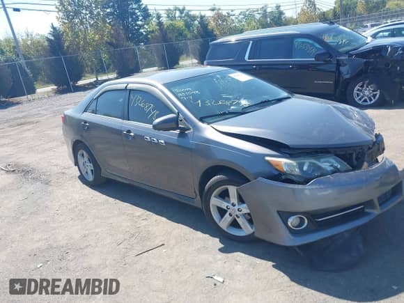 2014 Toyota Camry L z VIN 4T1BF1FK7EU445059, wystawiony jako IAAI lot #43268748 z przebiegiem 201 608 mil mil oraz . Historia ofert i sprzedaży dostępna na DreamBid. Obrazek 1.