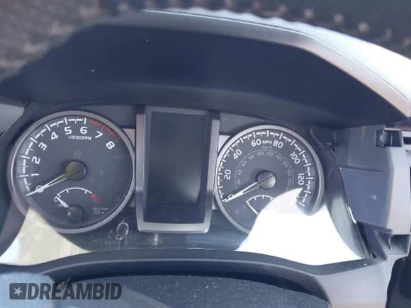 2023 Toyota Tacoma SR5 z VIN 3TMAZ5CN6PM204176, wystawiony jako IAAI lot #42863746 z przebiegiem Nie podano mil oraz . Historia ofert i sprzedaży dostępna na DreamBid. Obrazek 15.