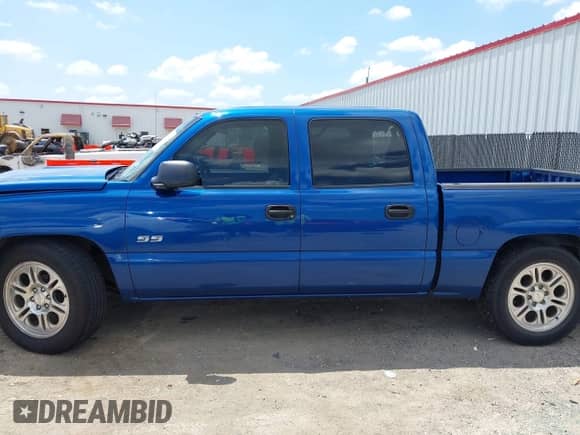 2004 Chevrolet Silverado 1500 LT z VIN 2GCEC13T341410407, wystawiony jako IAAI lot #42690198 z przebiegiem 190 891 mil mil oraz . Historia ofert i sprzedaży dostępna na DreamBid. Obrazek 14.