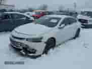 2016 Chevrolet Malibu LT z VIN 1G1ZE5ST0GF322490, wystawiony jako IAAI lot #41209750 z przebiegiem 92 219 mil mil oraz . Historia ofert i sprzedaży dostępna na DreamBid. Obrazek 17.