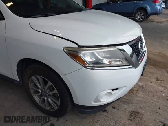 2013 Nissan Pathfinder SV with VIN 5N1AR2MM5DC677273, listed as a IAAI auction lot 43033157 with 172,455 mi miles and . Bid and sale history available at DreamBid. Image 6.
