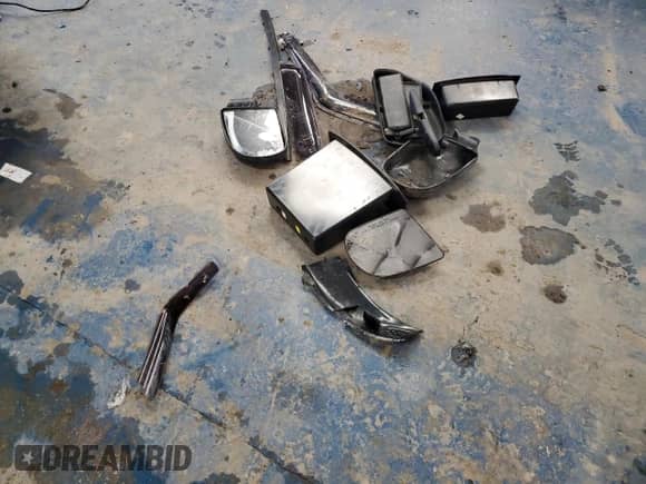 2000 Chevrolet Blazer LS с VIN 1GNCT18WXYK132399, выставлен на аукционе Copart как лот 87880555 с пробегом 89 350 миль миль и Чистый • Clean title. История ставок и продаж доступна на DreamBid. Изображение 15.